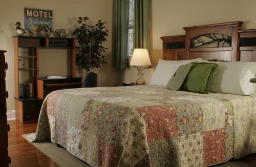 High Point Bed & Breakfast | Seven Oaks Bed & Breakfast