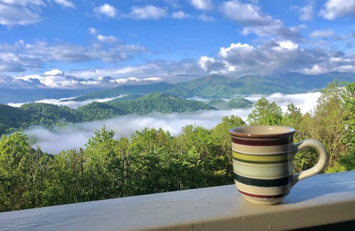Waynesville House | ~ Seven Peaks ~ Views, Peaceful, Private ~
