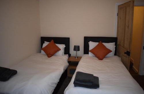 North Wheatley Apartment | Seventy Seven