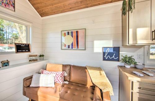 Lone Star House | Shared Dock & Lake Access: Daingerfield Tiny Home