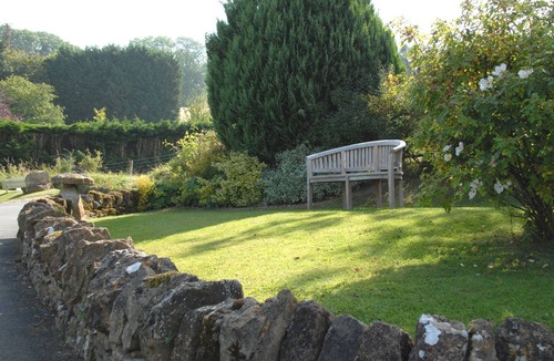Snowshill Village House | Sheepscombe Byre, sleeps 4 guests. This property boasts stunning views.