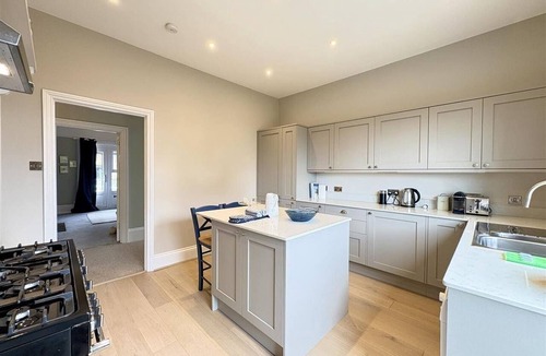 Nettlestone House | Shellharbour, spacious family and pet friendly space with stunning views