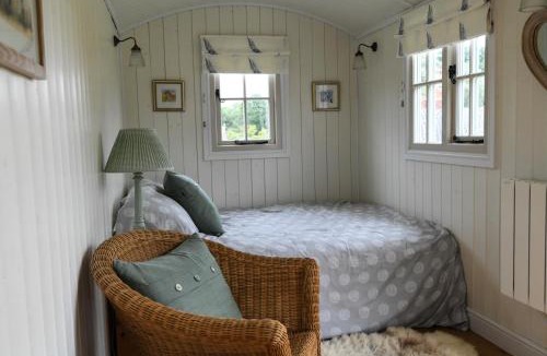 Tenterden House | SHEPHERDS HUT