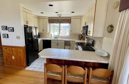Duck House | Ships Watch! Affordable 4 BR Sound Front in Duck! Sunday check in June- August