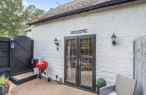 Bisterne House | Shire Cottage - Uk50416