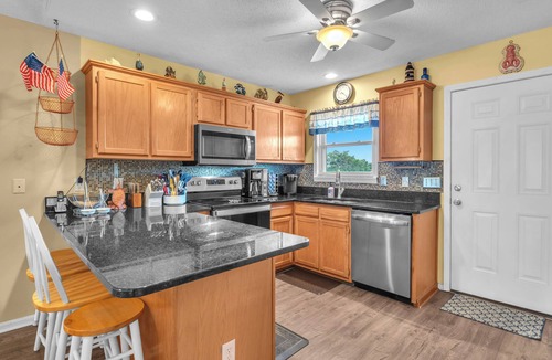 Long Beach House | Shore Beats Work: Beachy, Dog-friendly, Ocean View Home