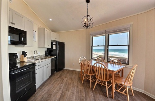 Buxton Cottage | Shore Break Cottage- Steps to Beach- Incredible Views- Community Pool