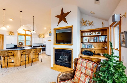 Corolla Light House | Shore to Please 6