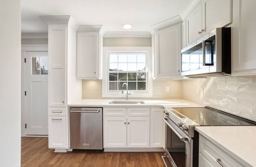 Pine Knoll Shores Villa | Shorebreak: Beach Access Pool Family-Friendly