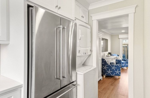 Pine Knoll Shores Villa | Shorebreak: Beach Access Pool Family-Friendly