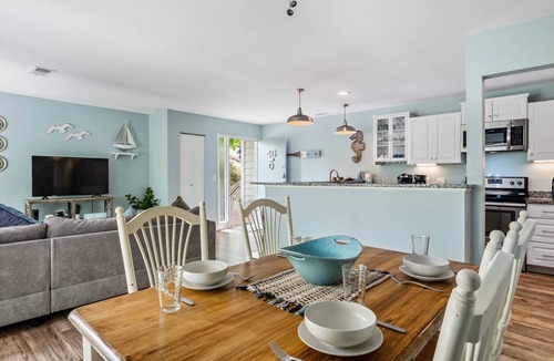 Hilton Head Island Condo | Short walk to Beach - Coligny - Celebration Park - steps to the the Pool!