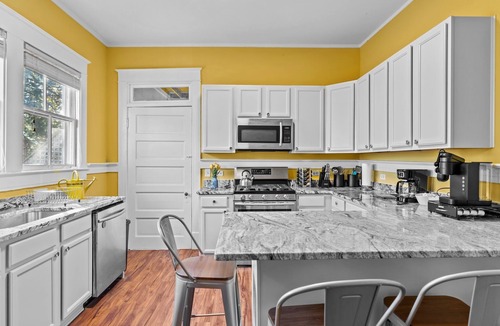 Wilmington Historic District House | Showstopper 3 BD heart of downtown historic district. No cleaning fee!
