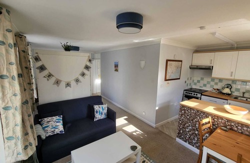 Sidmouth Apartment | Sidmouth apartment perfect for beach and town
