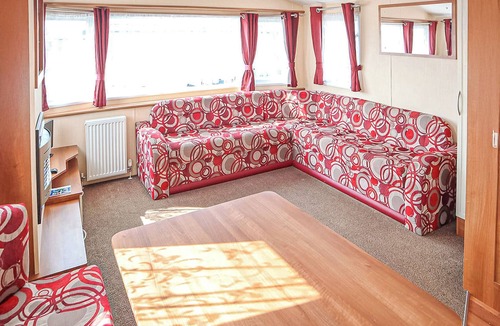Chapel Saint Leonards House | Silver 6 Caravan (Pet)