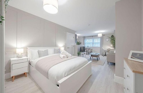 Redhill Apartment | Silver Birches by MCF