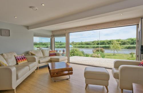 Horning House | Silver Dawn