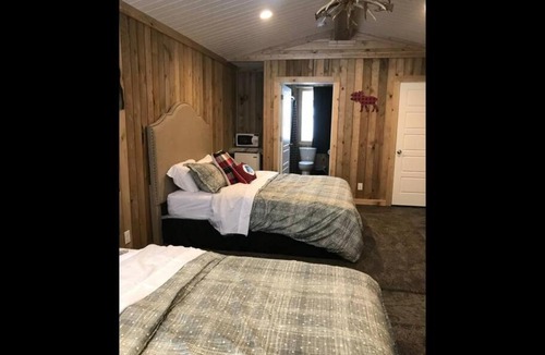 Island Park House | Single Cabin Unit 1