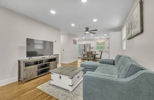 Hope Gardens House | Single Story Home Pet-Friendly w/Fenced-in Yard! 5 to Downtown