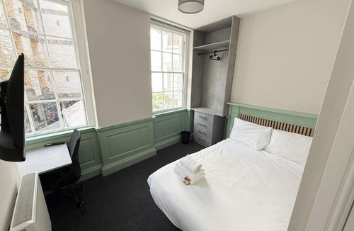 Bristol Old City Apartment | Six Bedroom Flat on John Street - Flat 1