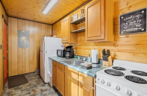Dillsboro House | SIX Riverfront Properties on the Tuck!