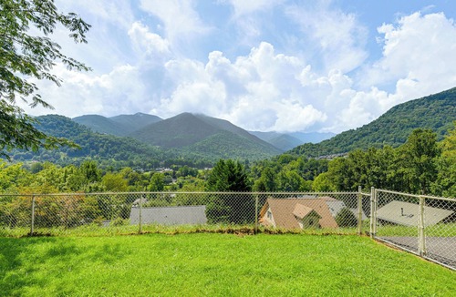 Valley Creek Run House | Ski, Hike & Fish: Mtn-View Maggie Valley Retreat