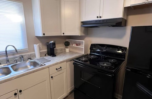 Rockingham Apartment | Skipper 1: Cozy 1-bedroom apartment with AC, WiFi in fabulous Rockingham
