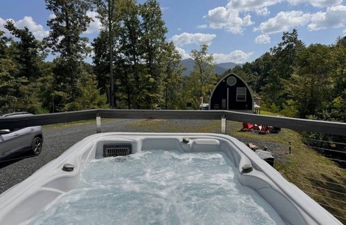 Bakersville House | Sky Blue - Romantic, hot tub, campfire