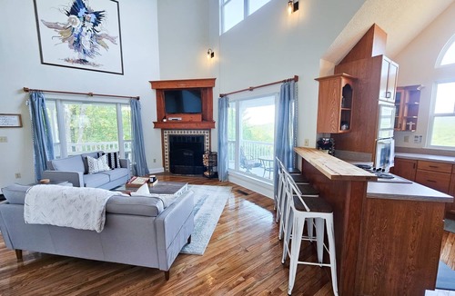 Andrews House | Sky Harbour
