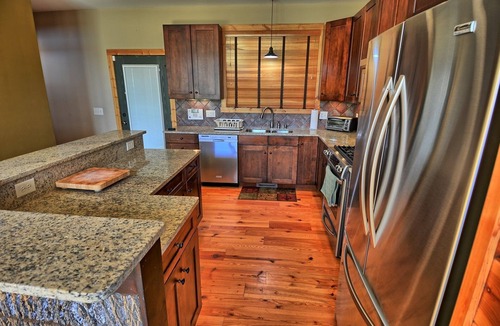 West Jefferson Cabin | Sky High-Open for Bookings! Views, Hot Tub, Game Room, Wi-Fi