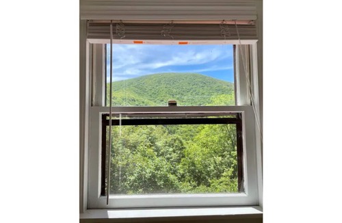 Zionville Cabin | SkyBarn on Rocky Knob - Views, Relaxation, Adventure, Game Room & Hot Tub