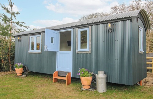 Knowbury Cottage | SKYE, pet friendly, with a garden in Clee Hill