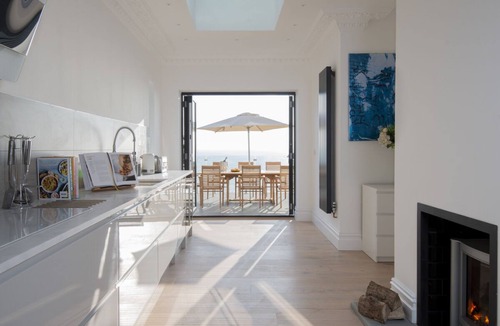 St Leonards-On-Sea Villa | Skyfall - Six Bedroom Villa, Sleeps 14