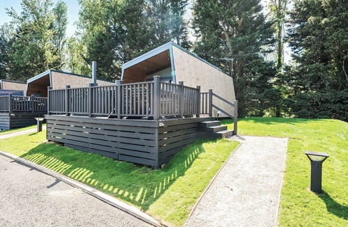 Great Houghton Cottage | Skylight Stargazer - Billing Aquadrome