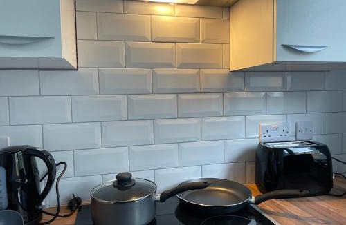 Luton Bed & Breakfast | Skyway Suites Luton