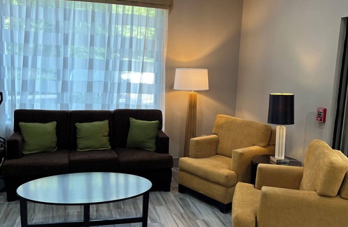 Paw Creek Hotel | Sleep Inn Northlake
