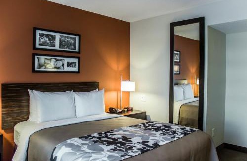 Pine Forest Hotel | Sleep Inn & Suites Spring Lake - Fayetteville near Fort Bragg