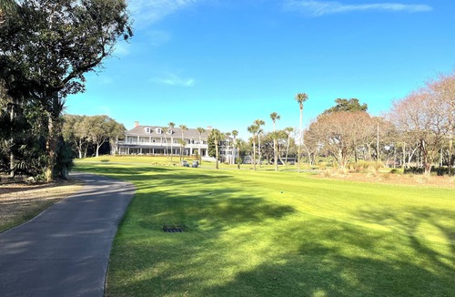 Vanderhorst Plantation House | Sleep10 minutes from the beach community pool, golf