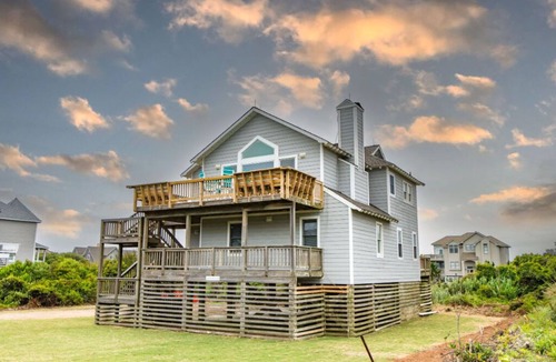 Duck House | Sleeps 10 | 4 BR Vacation Home | Beach Access