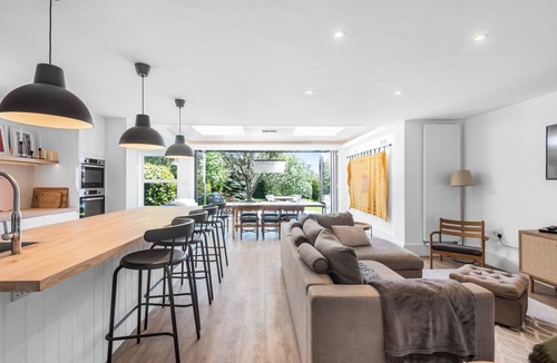 East Wittering House | Sleeps 10 | Beach House 200m from Sea | Walk to East Wittering