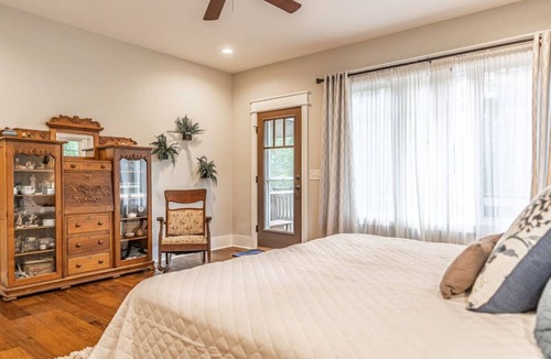 Whispering Pines House | Sleeps 10! Whispering Pines