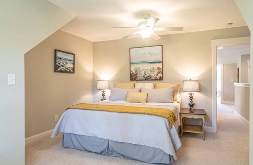 Carthage House | Sleeps 10! Whispering Pines Lakeside