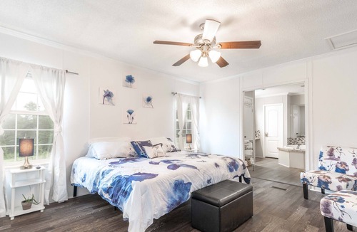 Madison House | Sleeps 18+ Madison House on 7 Acres