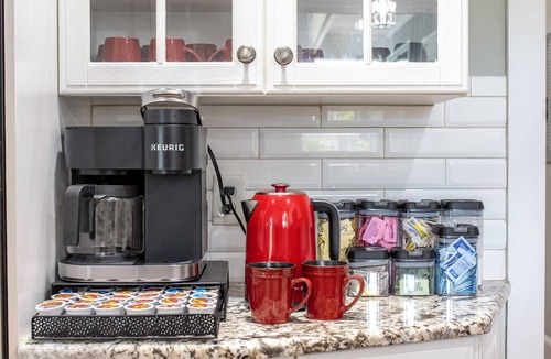 Mount Mourne House | Sleeps 30!- Pool - Hot tub- Epic Game Room - Arcades - Pool Table - Lake Norman