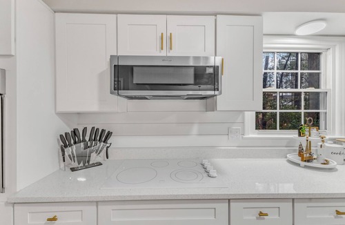 Southwest Raleigh House | SLEEPS 9! Close to lovely downtown Cary/Raleigh/RDU. Pets welcome!