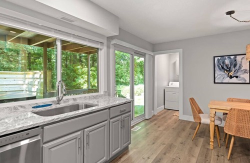 Royal Pines Apartment | Slightly South Chalet