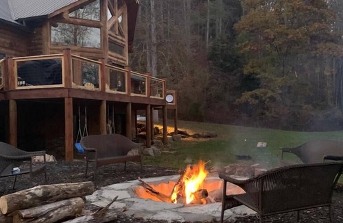Sylva Cabin | Slps 24;12m town;7acre; huge yard; theatre+gmroom!
