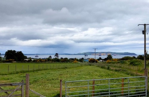 Cromarty Firth Apartment | Small cosy bothy