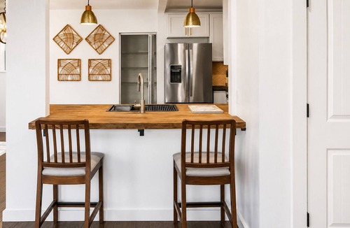 Sylvania House | Small-Town Charm Meets Modern Comfort at Azalea Lane.