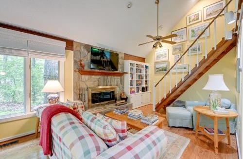 Lake Sequoyah House | Smallwood Cute Highlands Home with Screened Porch!