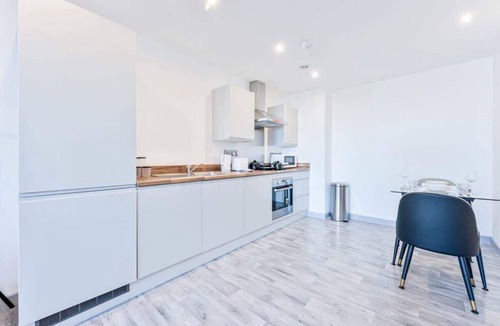 Wolverhampton Apartment | Smart 1 Bed Apartment in Wolverhampton